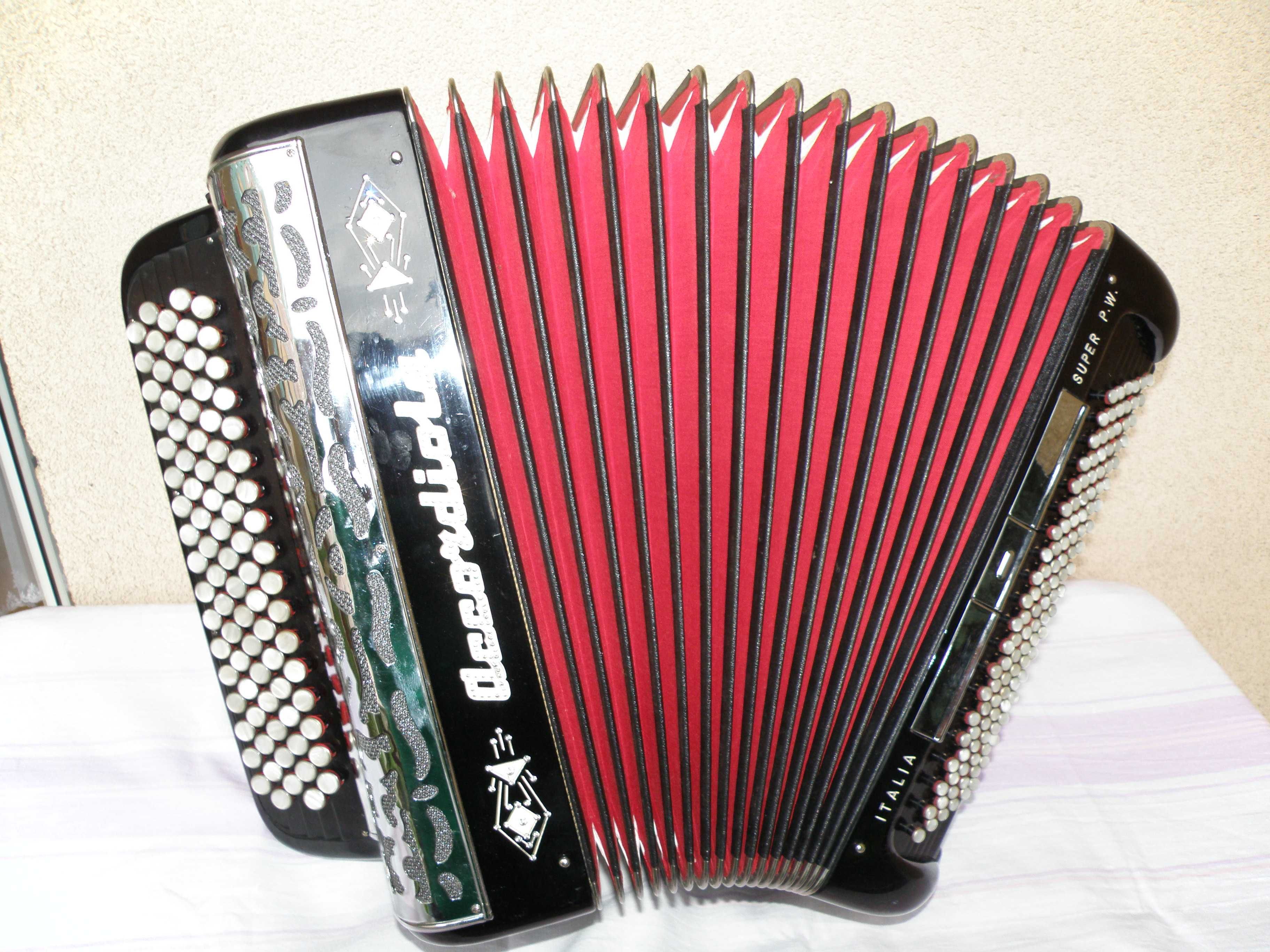 Akordeon Guzikowy - Wloski -" ACCORDIOLA"