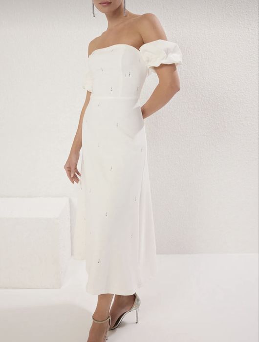 Неймовірна сукня міді з камінцями