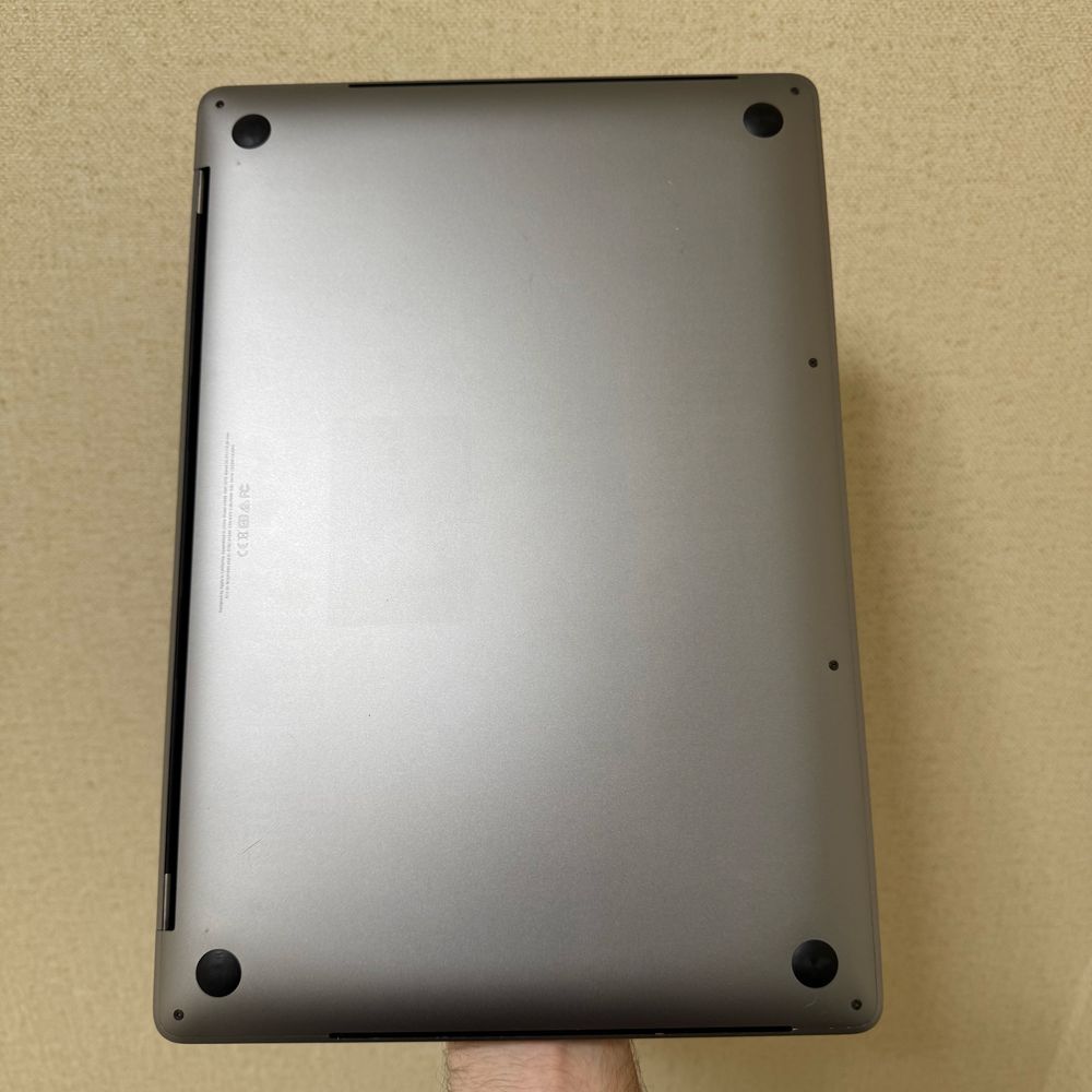 2019 MacBook Pro 15 i9, 16Gb, 512Gb