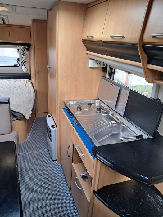 Sprzedam przyczepa Hobby 560 De Luxe , 6 osobowa .