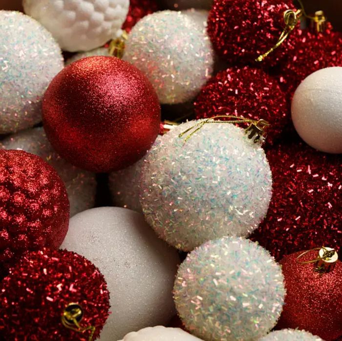 Кульки на ялинку набір 40шт, червоні з білими кульки на ялинку