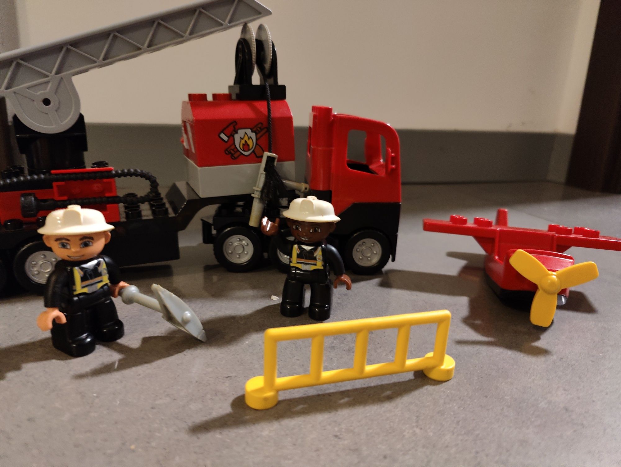 LEGO Duplo straż pożarna duża i samolot