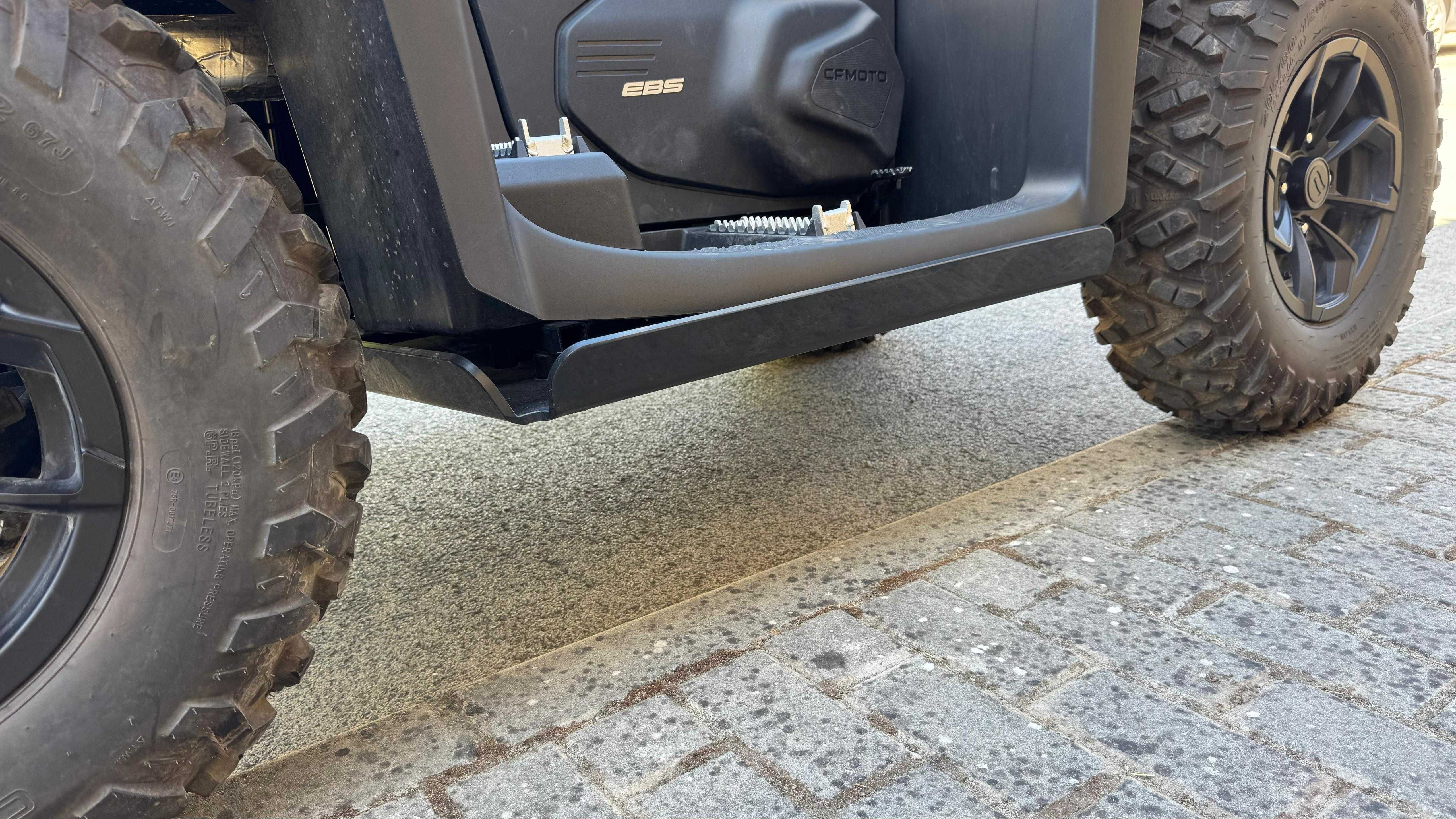 Moto 4 CFMoto CForce 520L EPS 2024 com acessórios