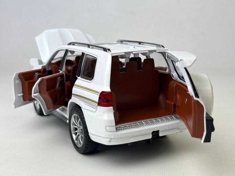 Металева Колекційна модель 1:24 Toyota Prado з підсвіткою фар, звуком