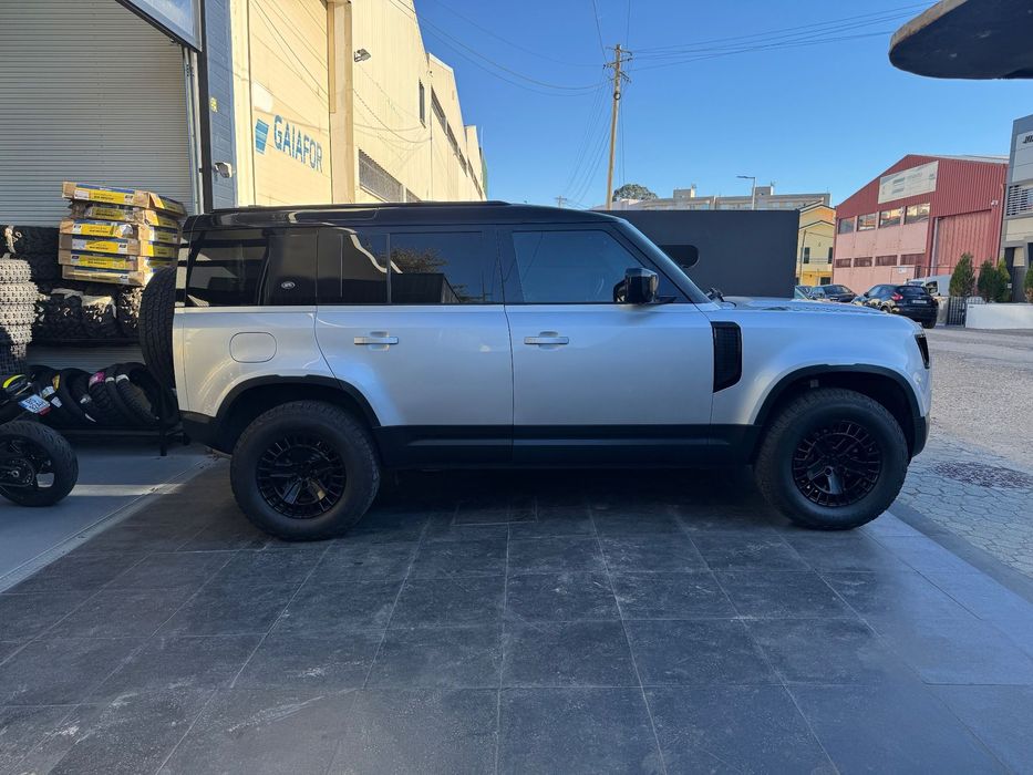 Land Rover Defender 2.0 D 110 AWD SE