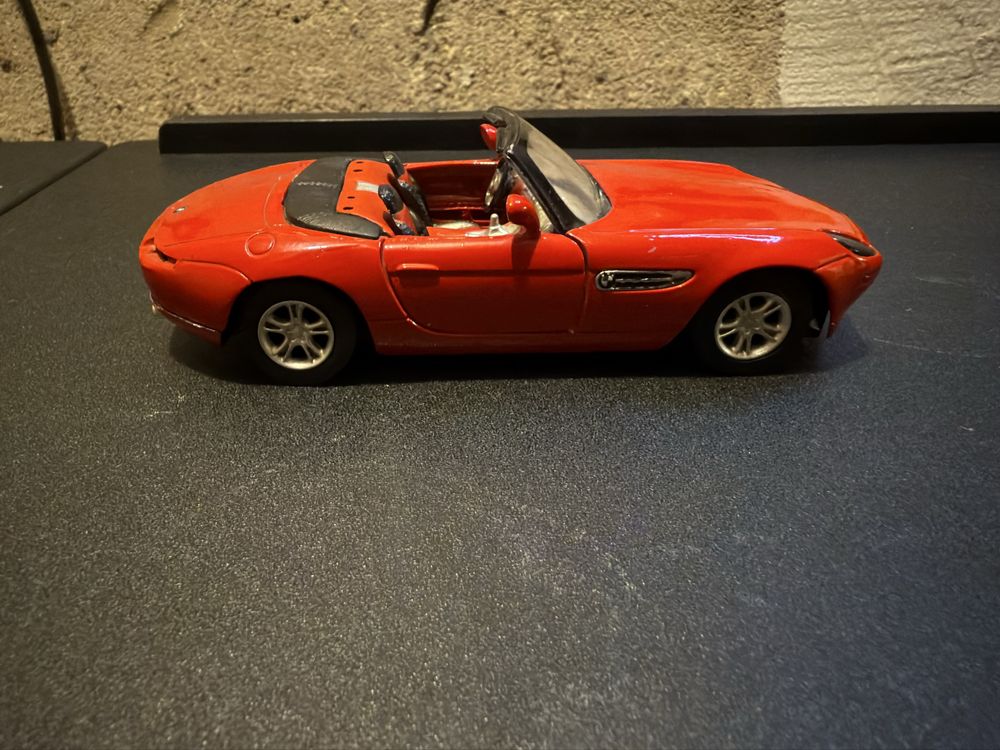 Bmw z8 model w skali