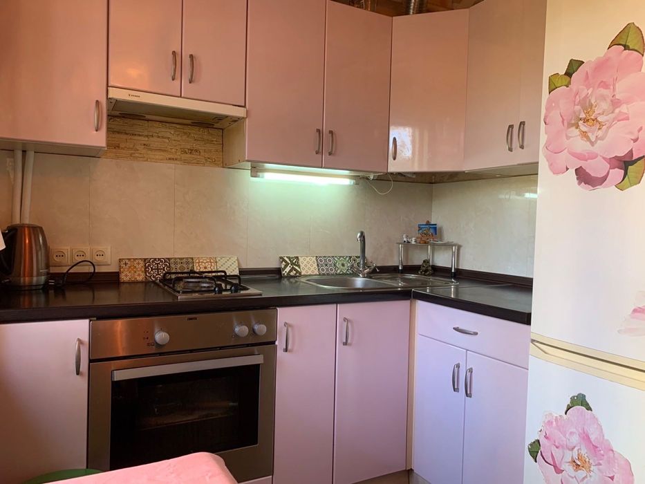 Подобово квартира від власника 5хв пішки Метро Святошино вулВерховинна