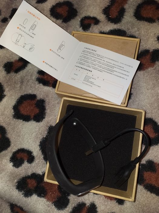 Продам фитнес браслет ,Xiami mi band 1 s Pulse black.