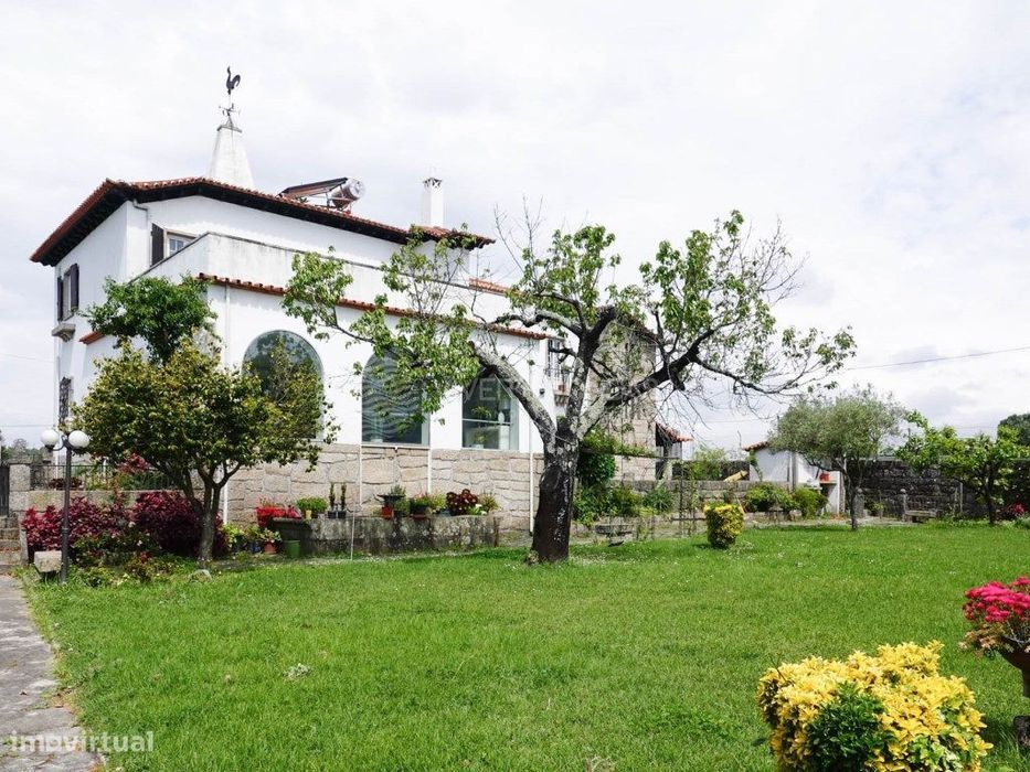 Quinta com sala de eventos e casa secular - Castêlo da Maia.