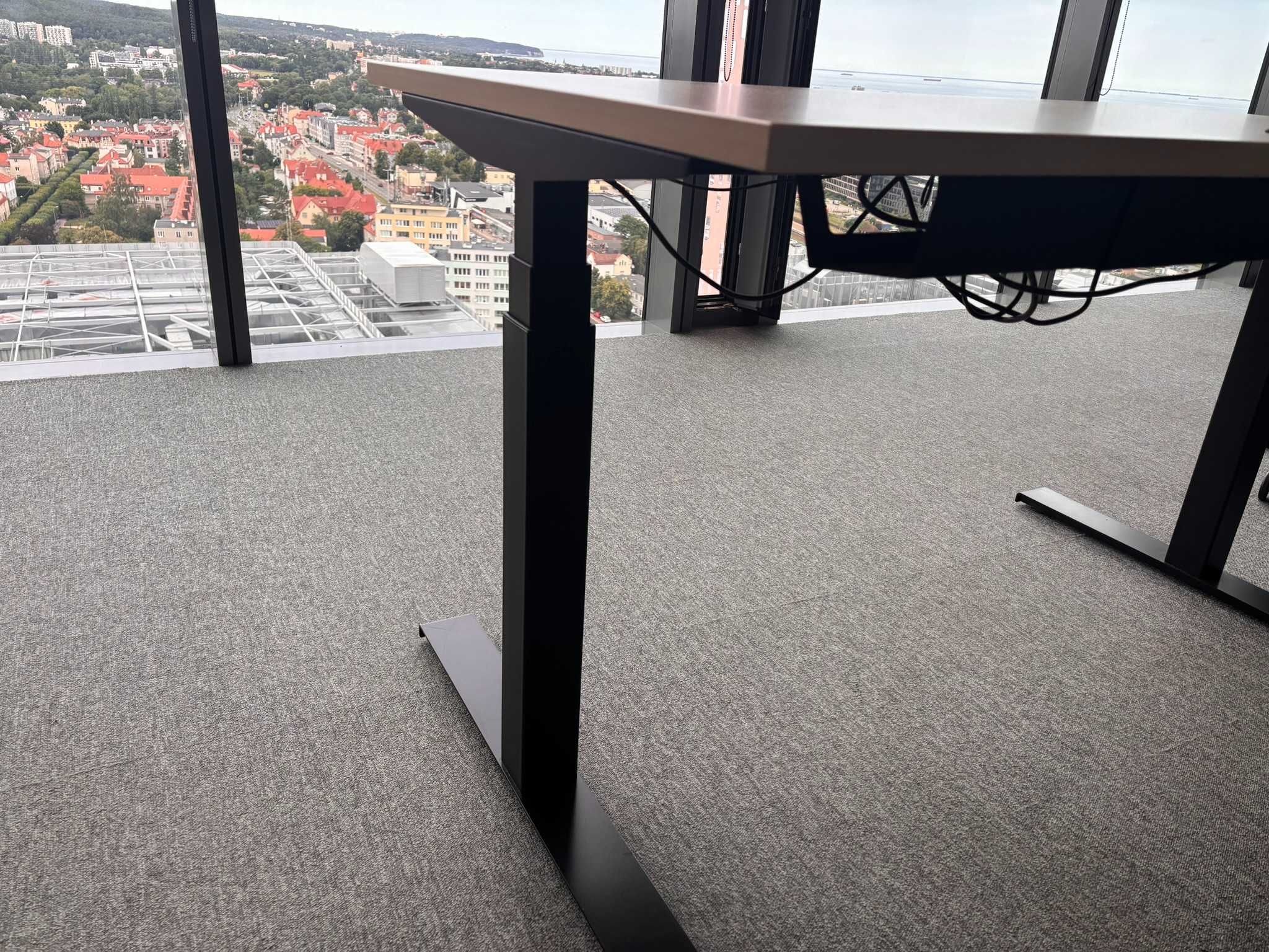 Biurko regulowane elektrycznie Nowy Styl 140x80