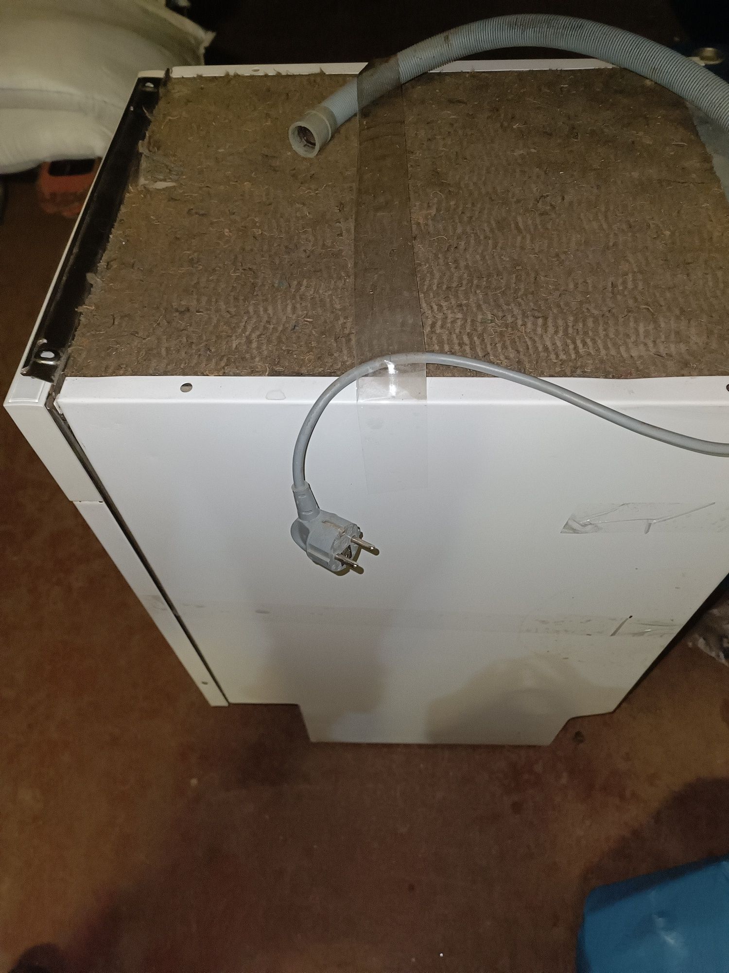 Продам посудомоїчну машину Electrolux