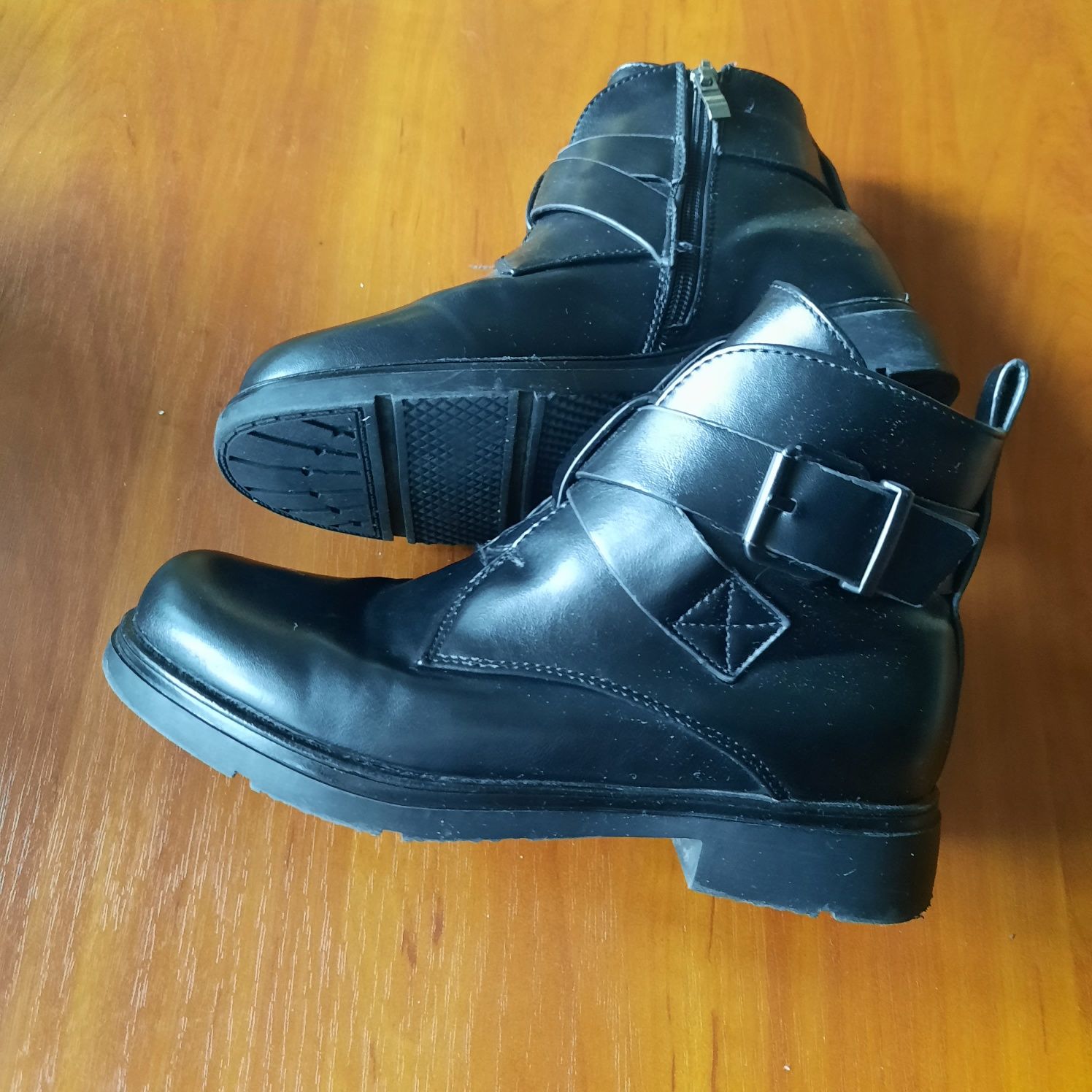 Чёрные демисезонные ботинки сапожки 35 размер