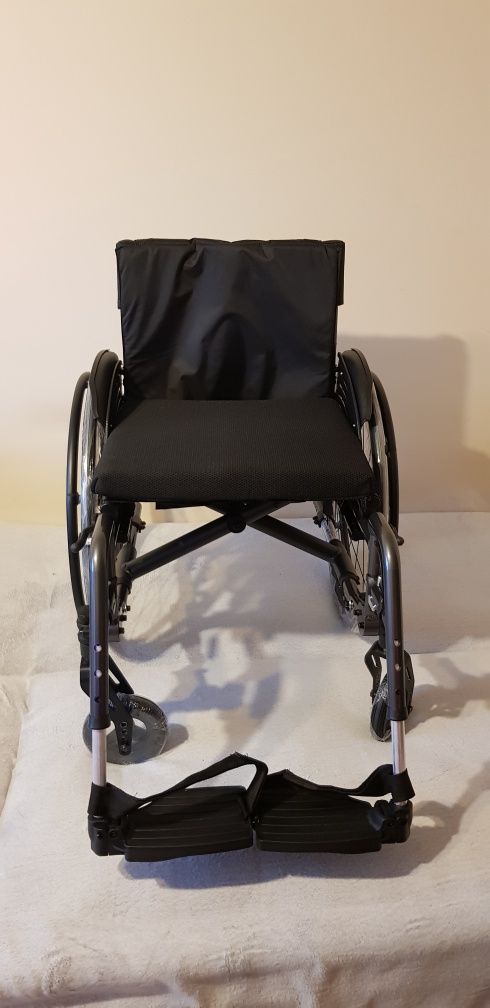 Wózek inwalidzki dla aktywnych V 500 ACTIVE  (cena sklepowa 4500. zł)