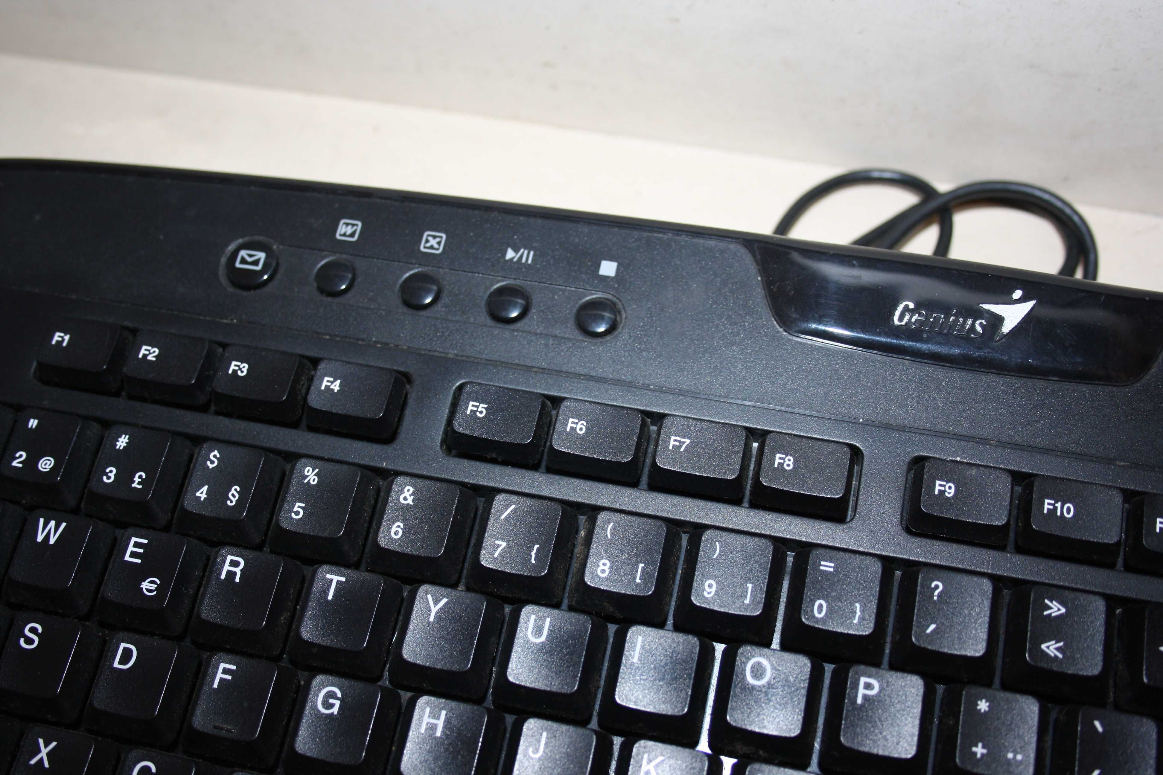 Teclado Genius c/ teclas multimedia