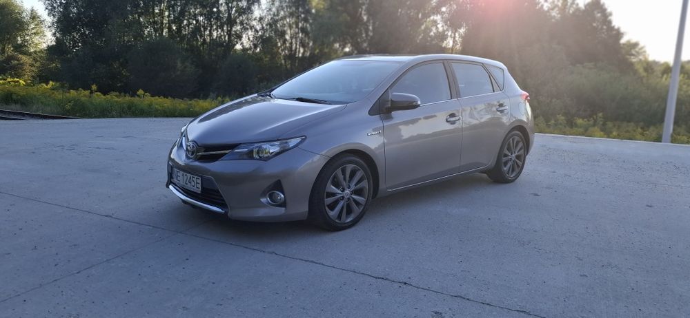 Toyota Auris 1.8 hybryda