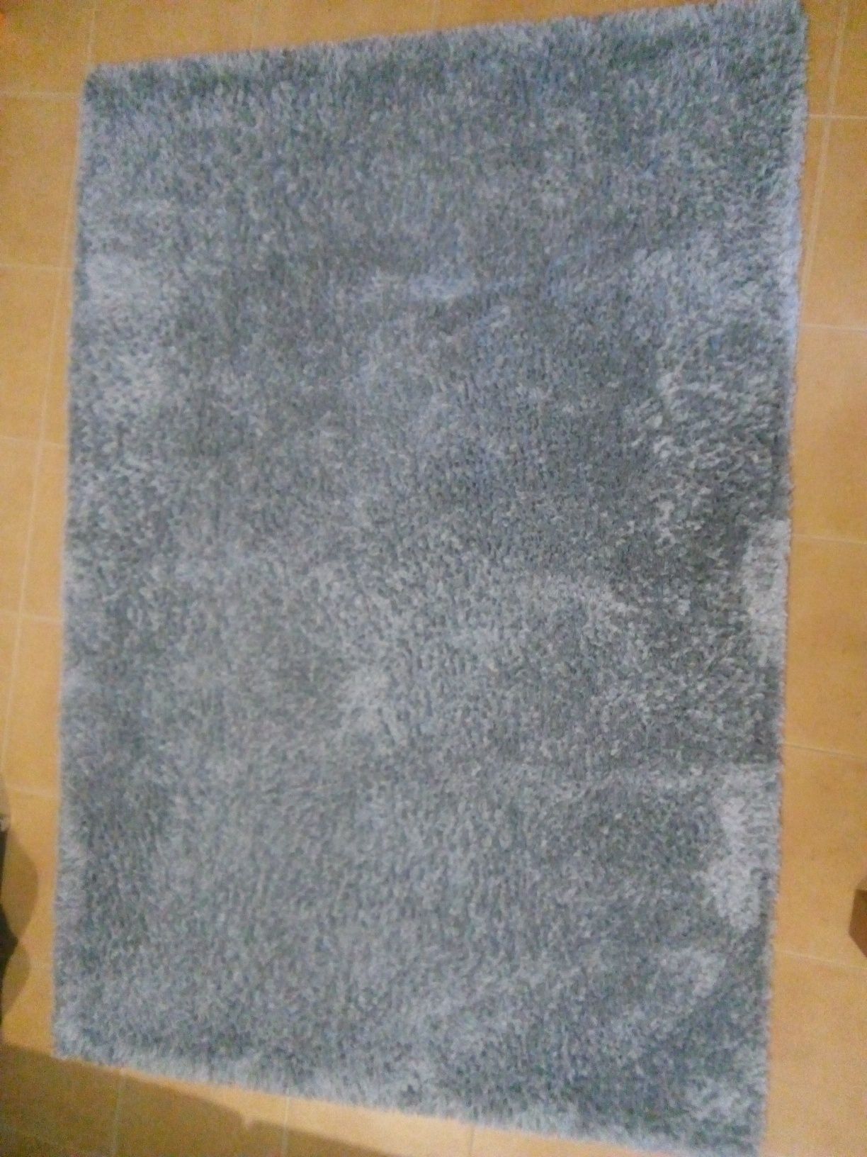 Carpete cinza claro
