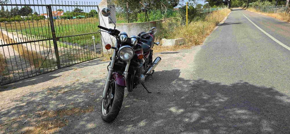 Kawasaki Zephyr 1100 (oportunidade para ter uma verdadeira cafe racer)