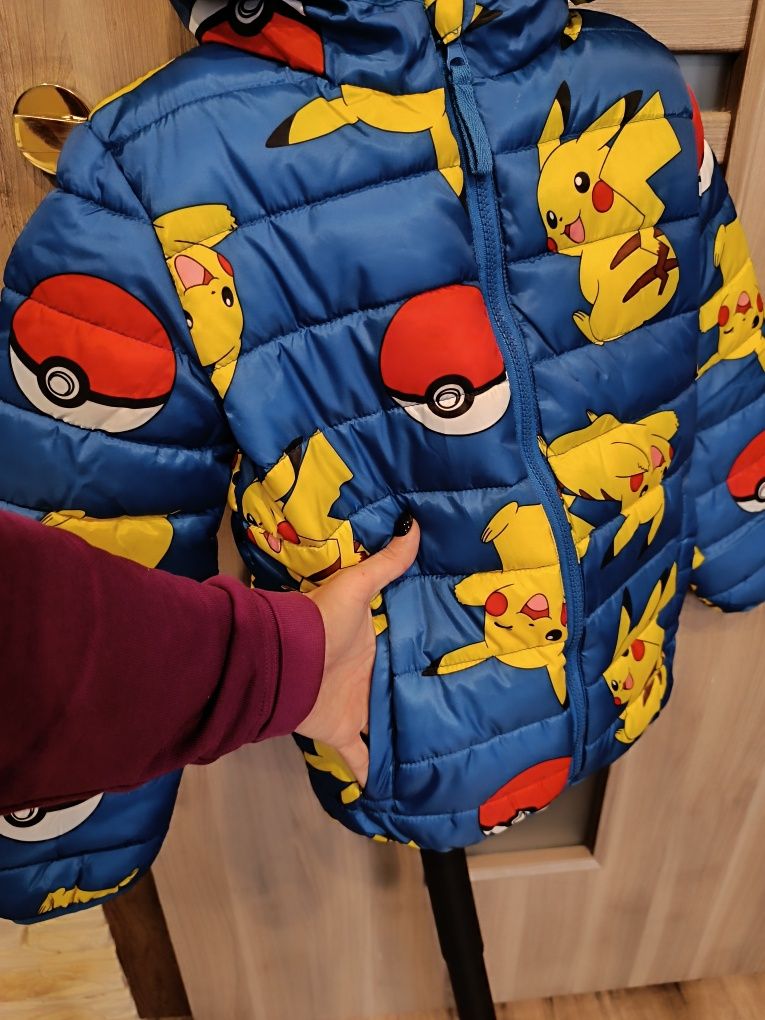 Nowa kurtka przejściowa Pikachu rozm 134