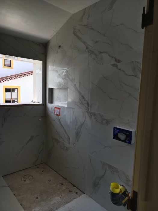 Ladrilhador, pedreiro, pintor, canalizador