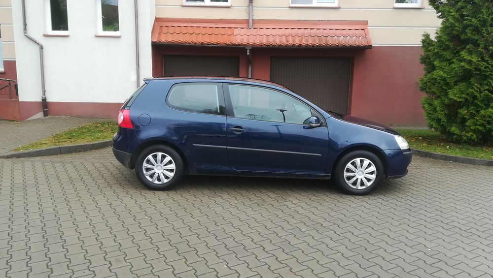Sprzedam Golfa 5 benzyna hak klima