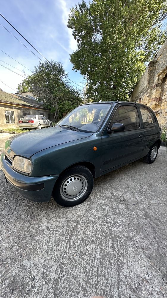 Продам Nissan Micra k11 на автомате экономная