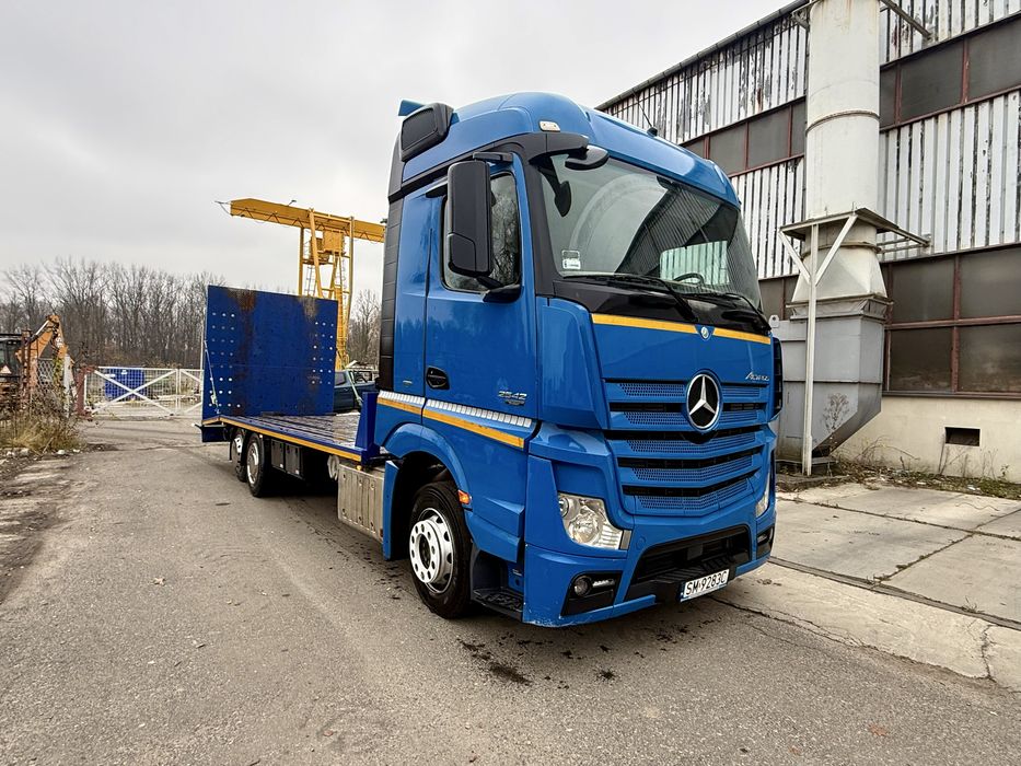 Mercedes Actros MP4 laweta specjalny