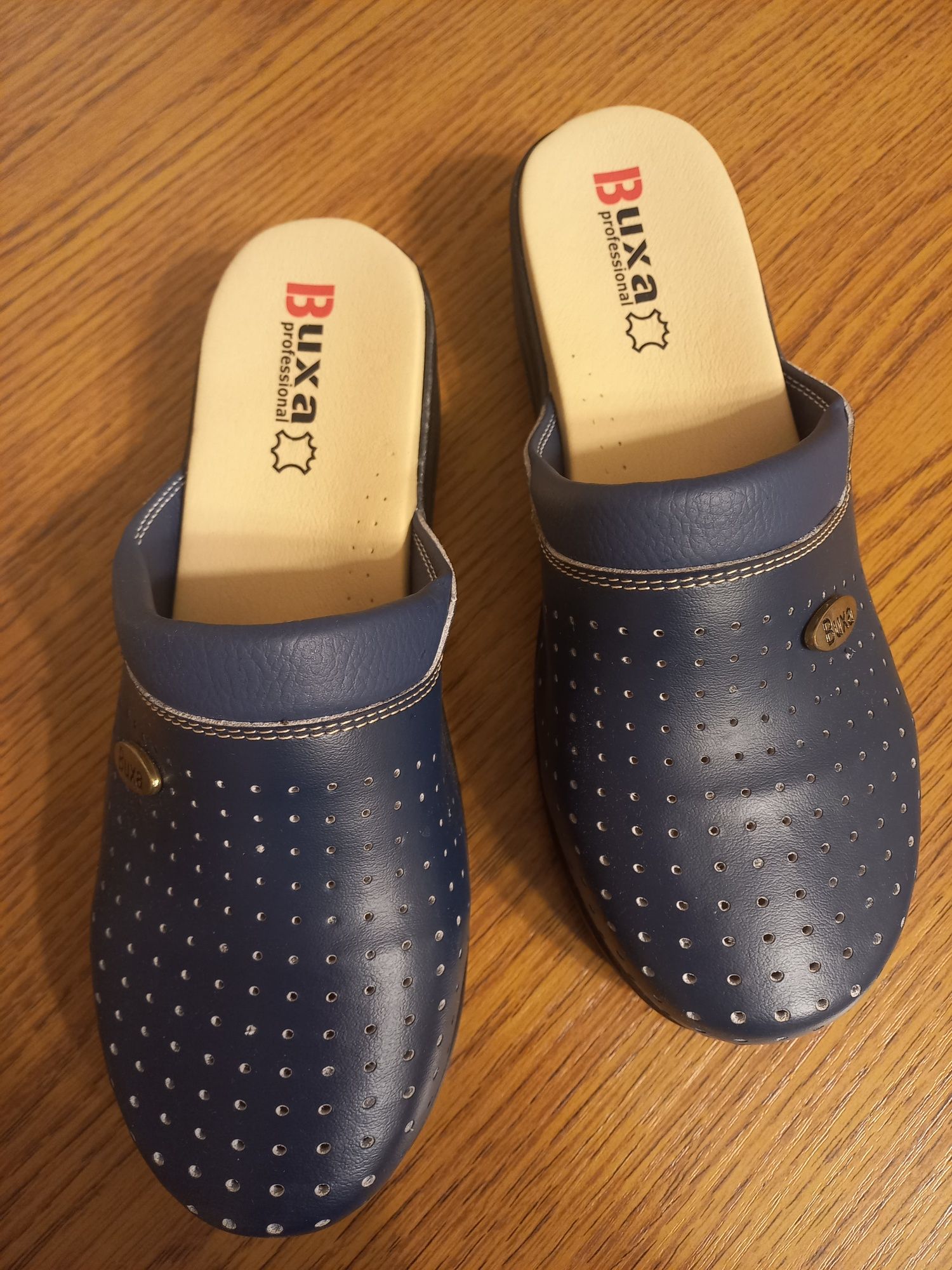 Buty drewniaki firmy Buxa