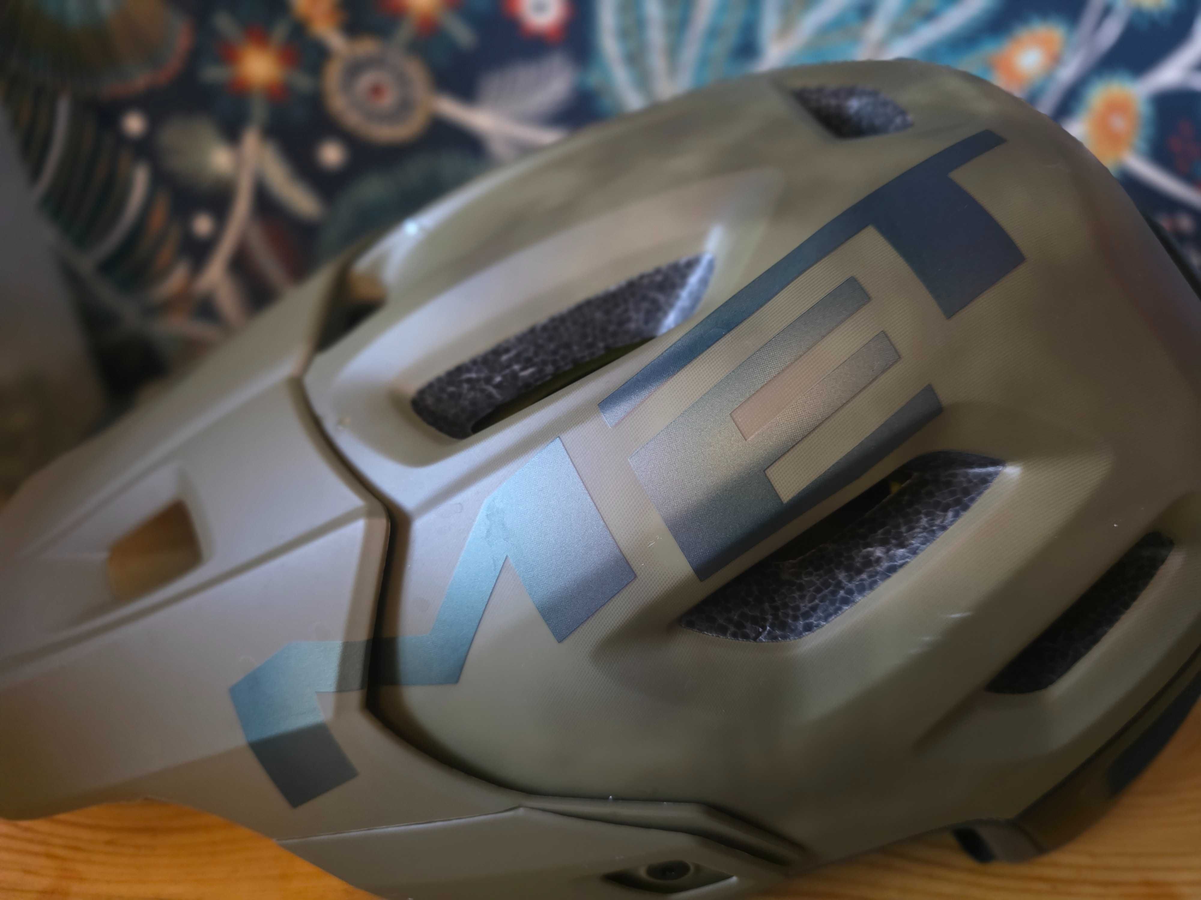 Kask rowerowy MET Roam MIPS zielony camo l 58-62cm DH FR z daszkiem