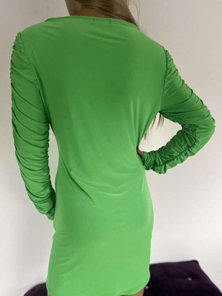 Boohoo sukienka zielona 46 xxxl elastyczna marszczona