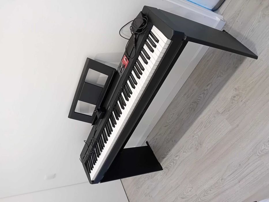 Piano Yamaha P-45 + estrutura de apoio (pés)