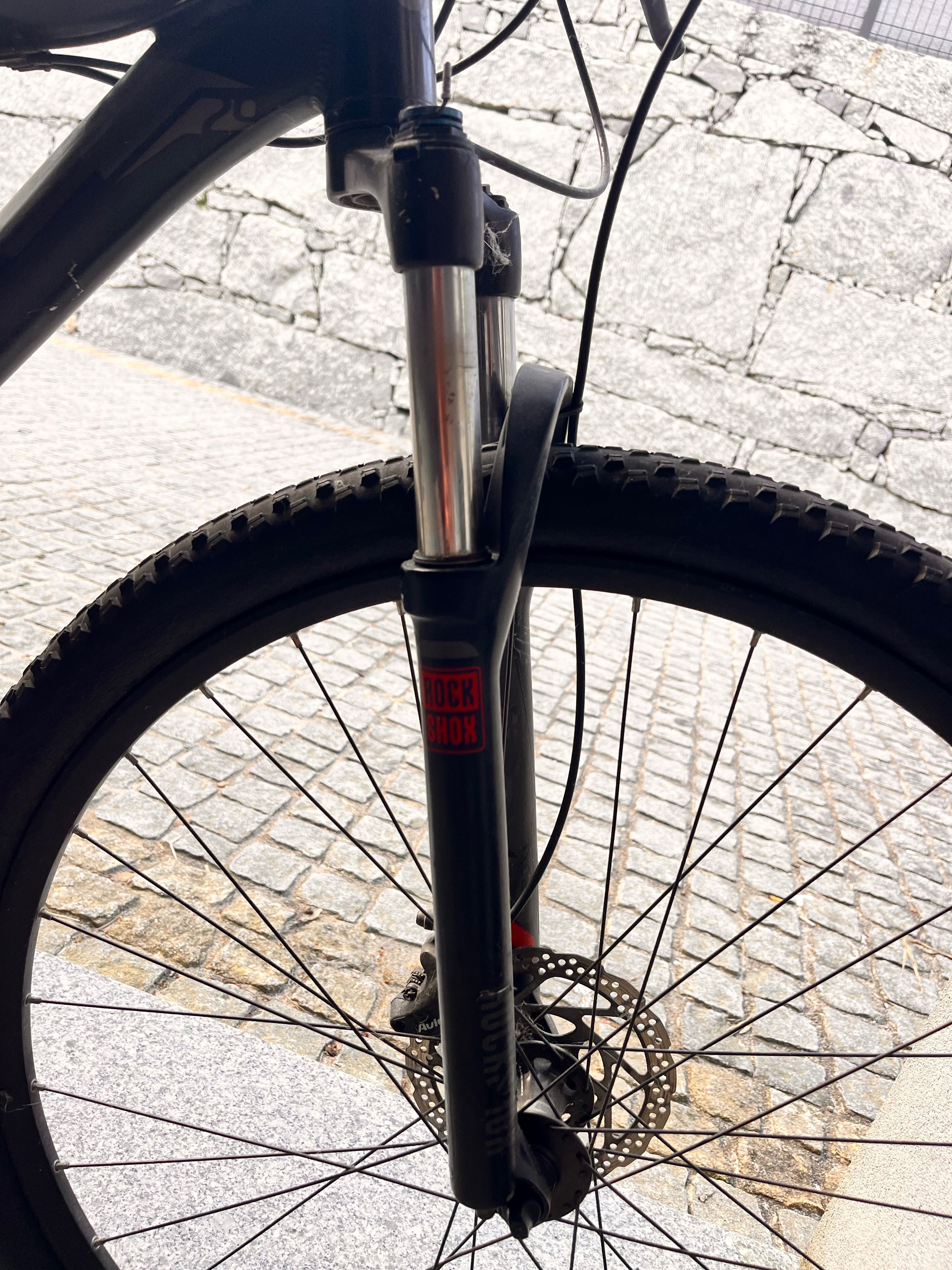 Bicicleta Cube /  tam : L / roda 29
