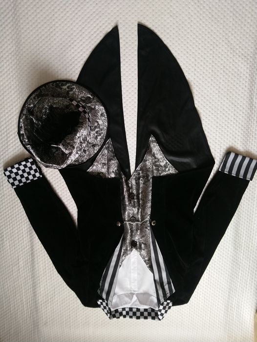 Карнавальний фрак з безрукавкою і капелюшком М розмір