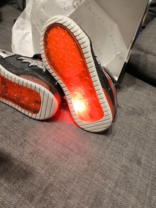 Buty Geox swiecące 24