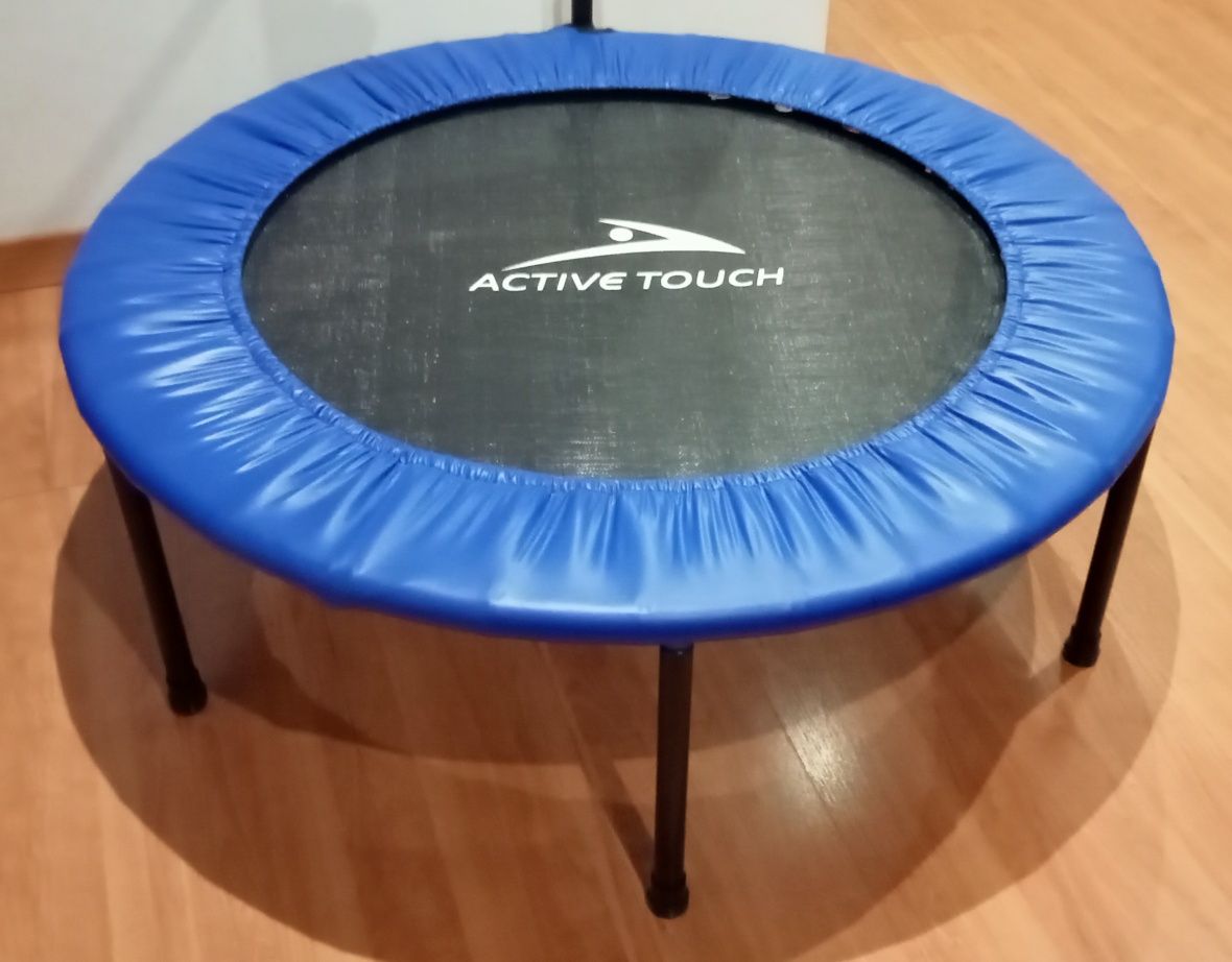 Trampolim para adolescentes
