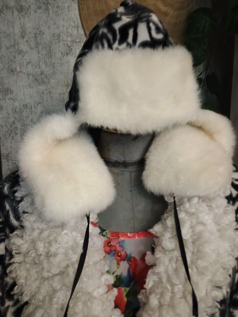 Три куртки. Каждая по 350 ГРН.