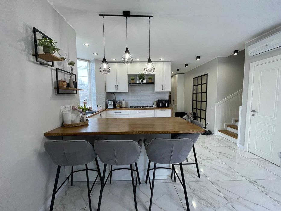 Шикарний дуплекс 163 м2, дуже класний ремонт. Гатне, Київська область