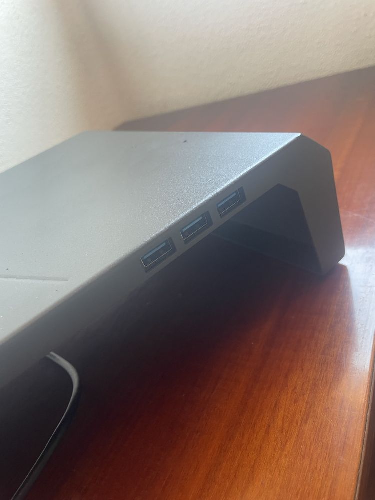 Base Monitor ThunderX3 3USBs + RGB
