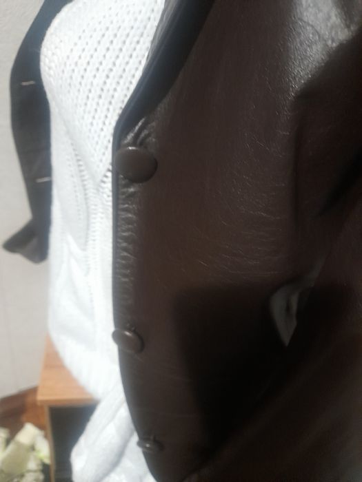 Пиджак кожаный женский шоколадного цвета xs,.S.