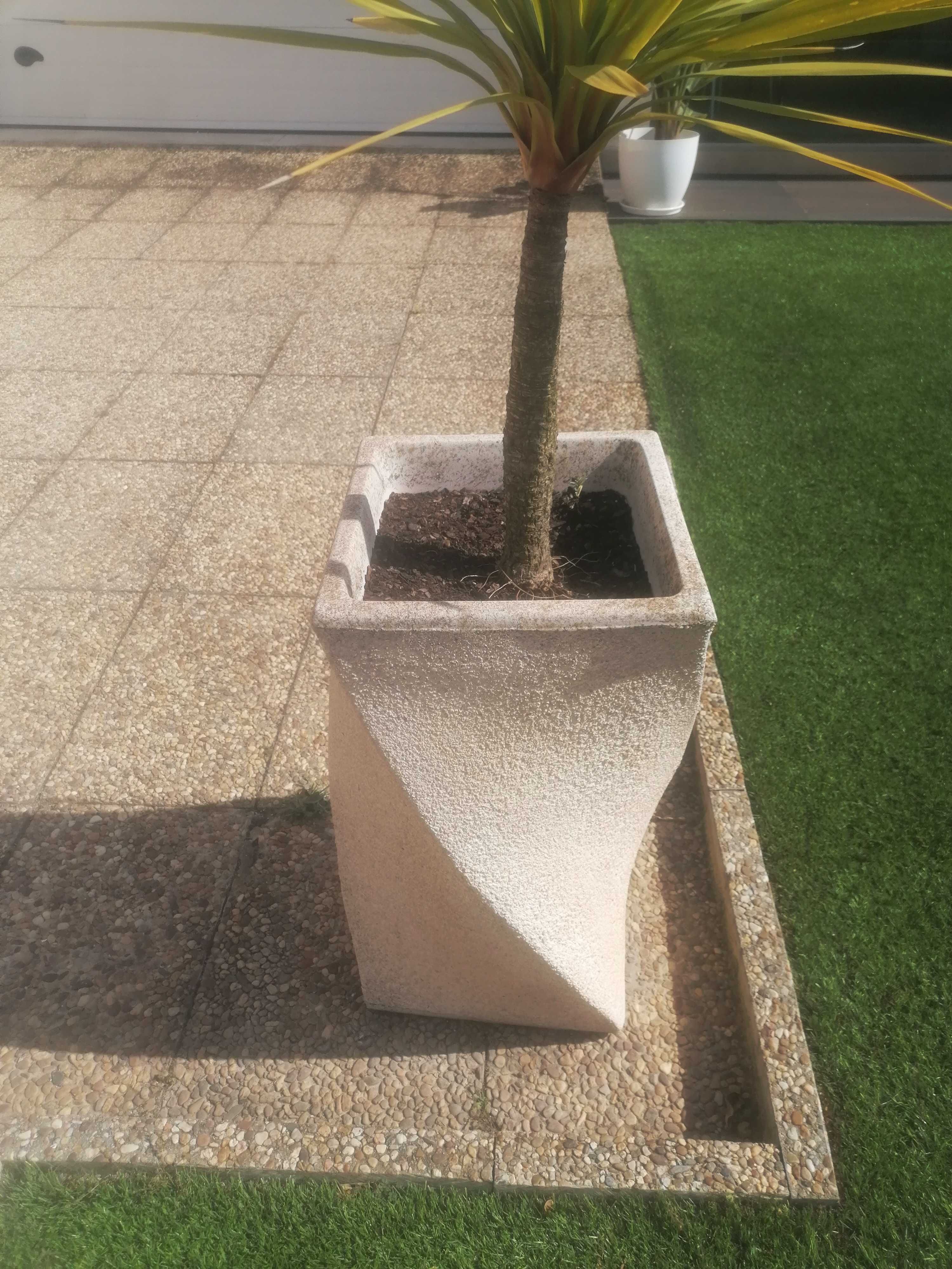 Vendo vaso em excelente estado