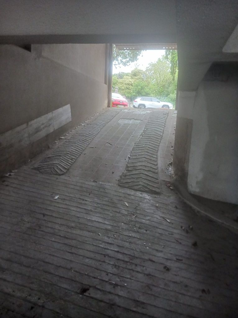 Garagem 15m2 Mem martins bem situada