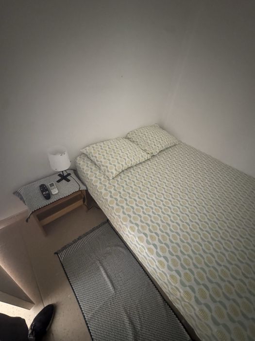 Alugo quarto solteiro 350