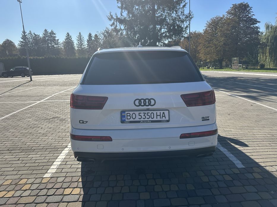 Продам AUDI Q7 2018