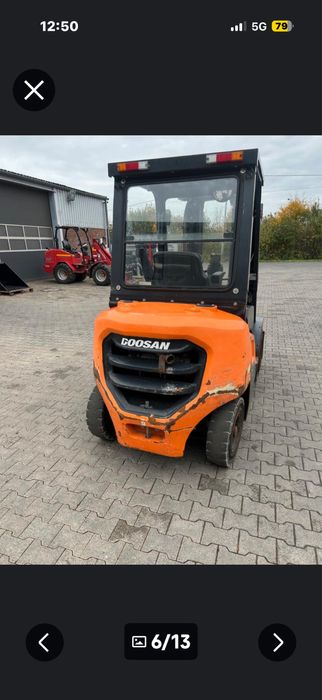 Empilhador Doosan triplex 2.5T de 2023