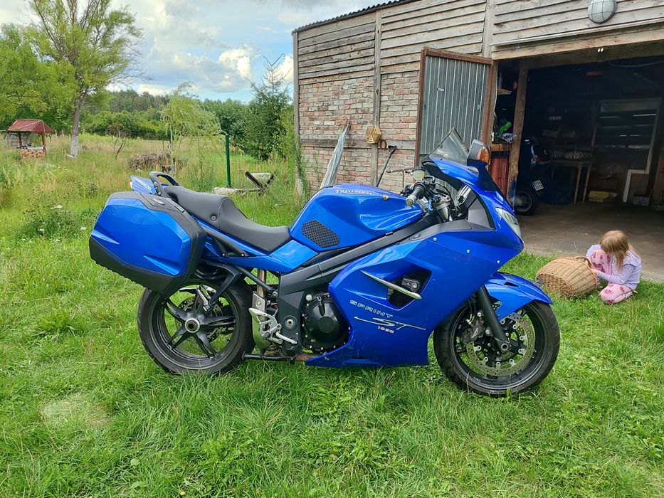 Triumph Sprint ST 1050 Bez wkładu. Długie opłaty.