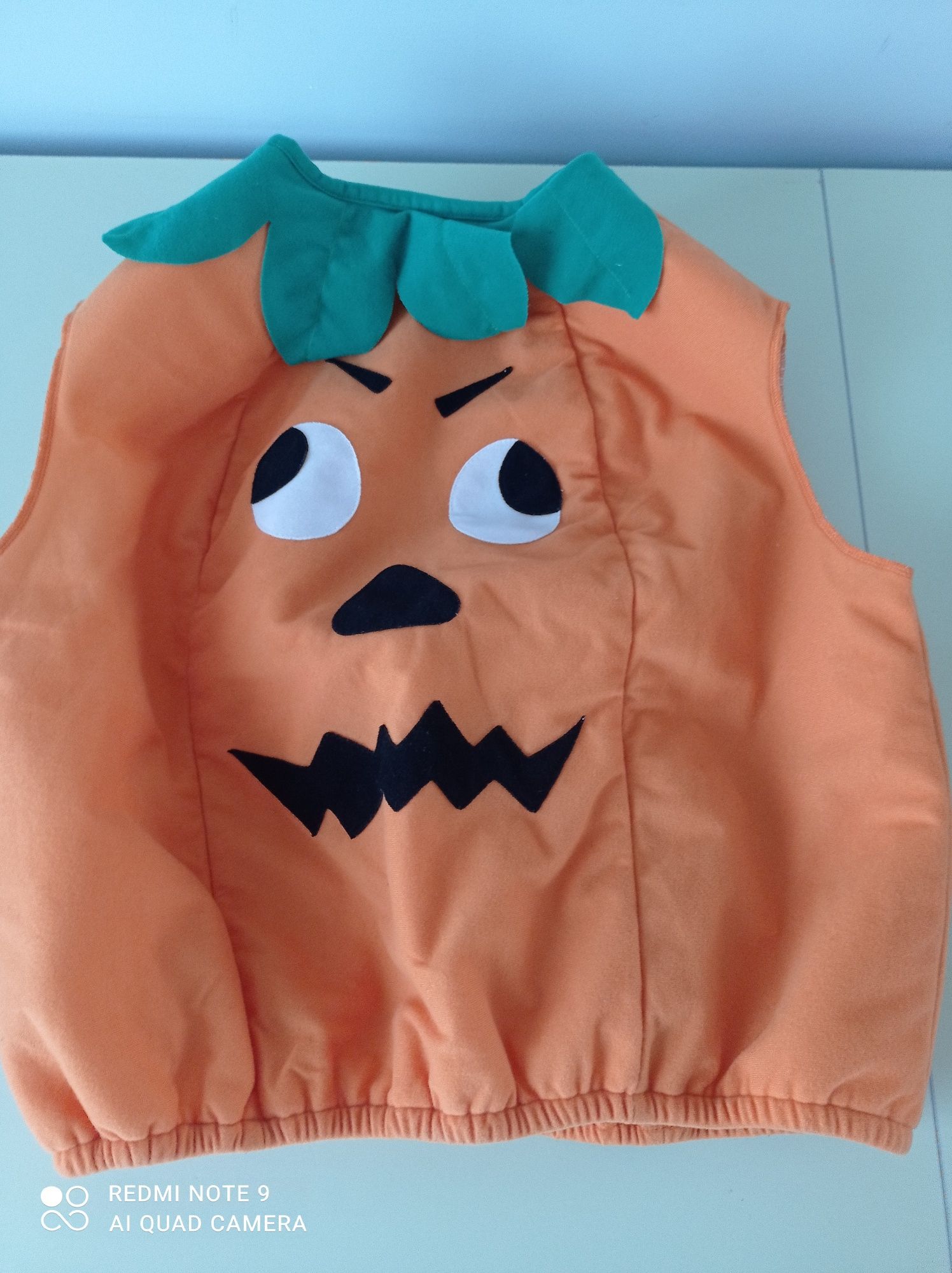 Halloween. Dynia.Przebranie, strój na bal