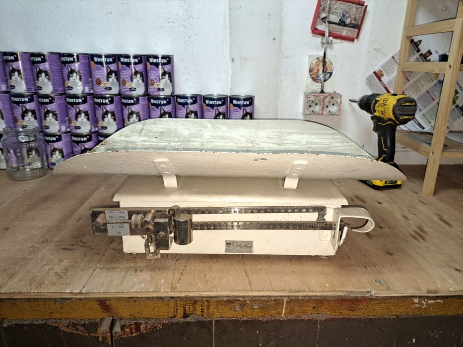 Waga do ważenia noworodków PRL