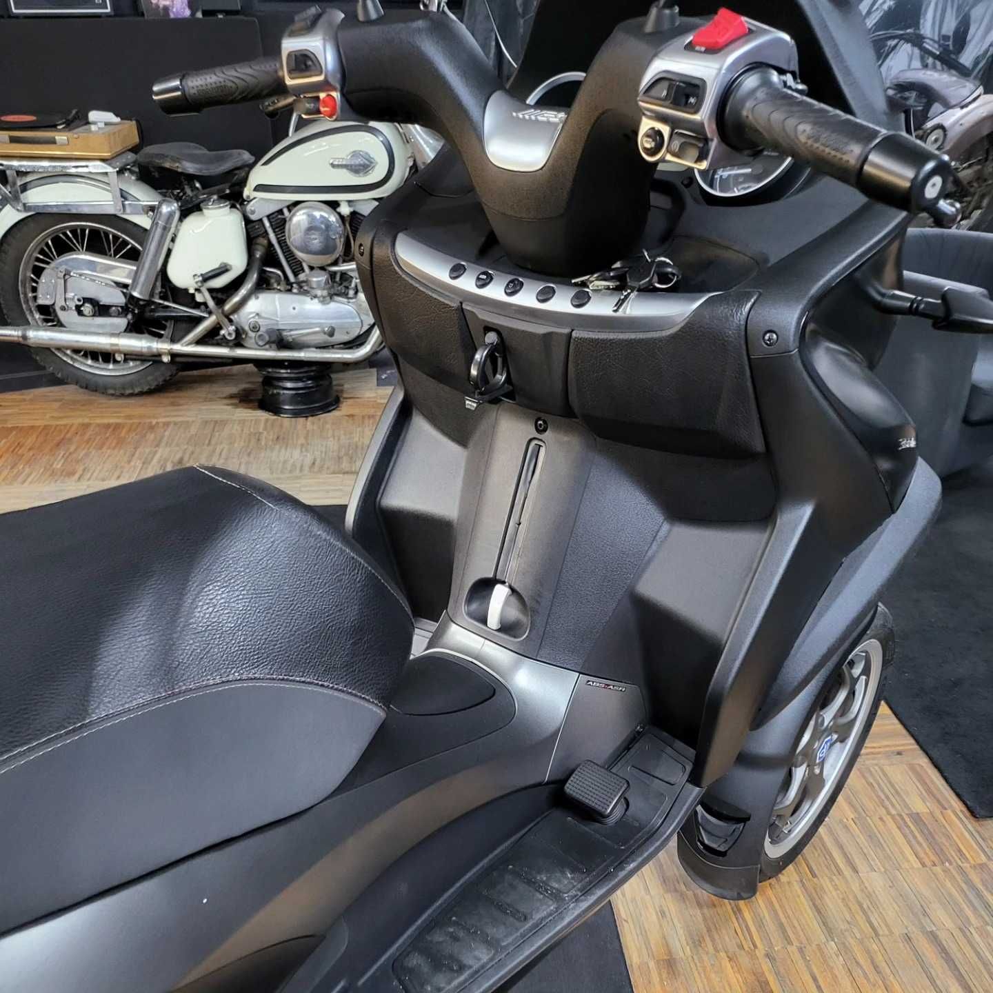 Piaggio Mp3 LT 300