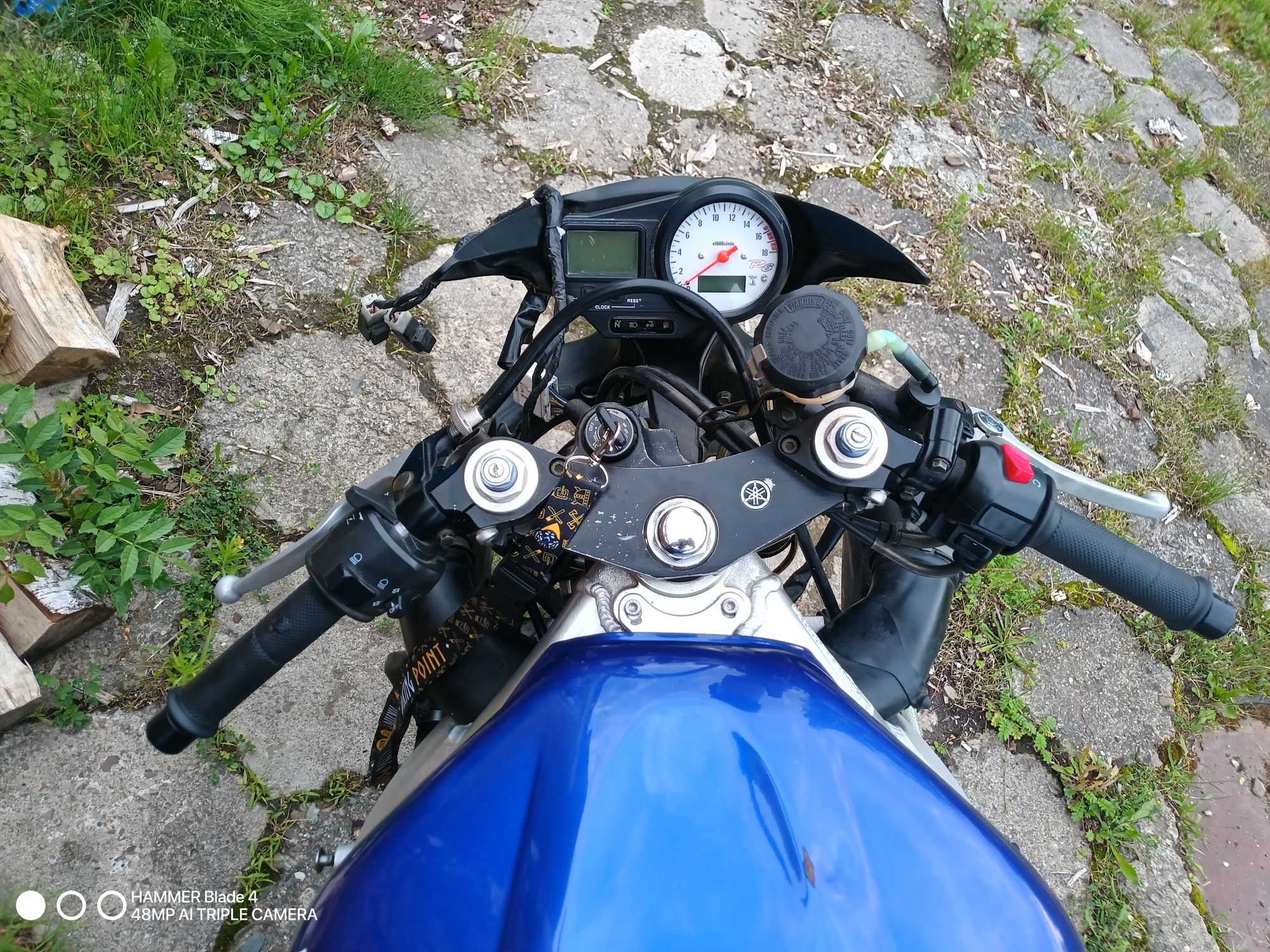 Yamaha YZF R6  R1