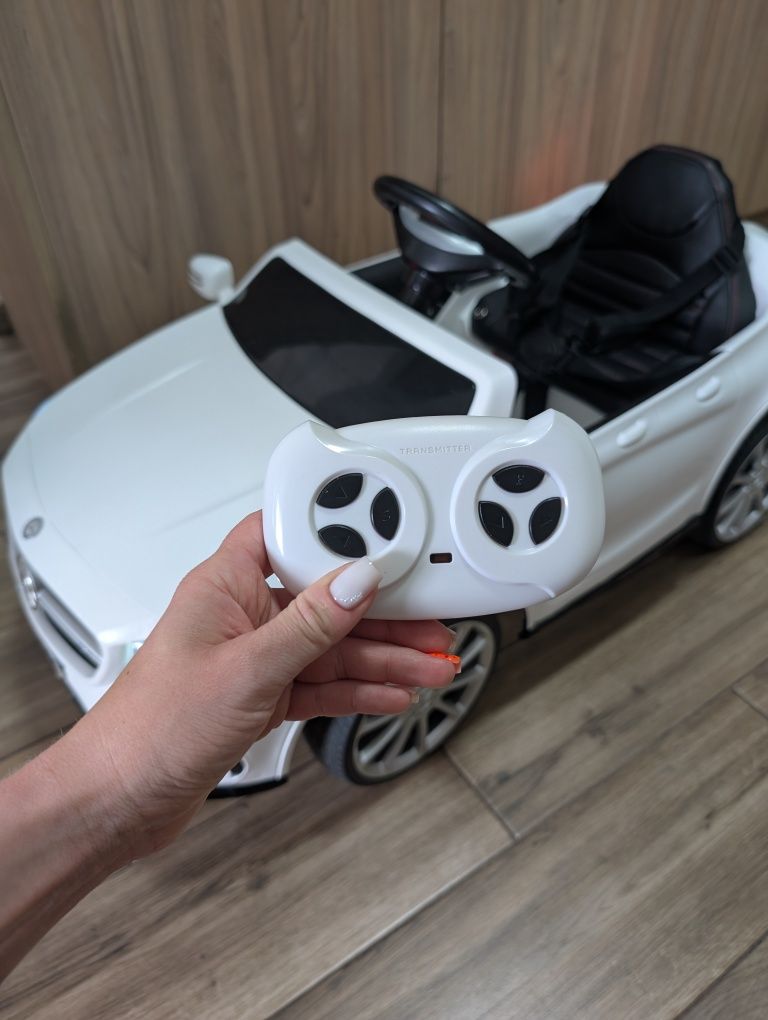 Mercedes GLA45 Auto na akumulator EVA SKÓRA PILOT