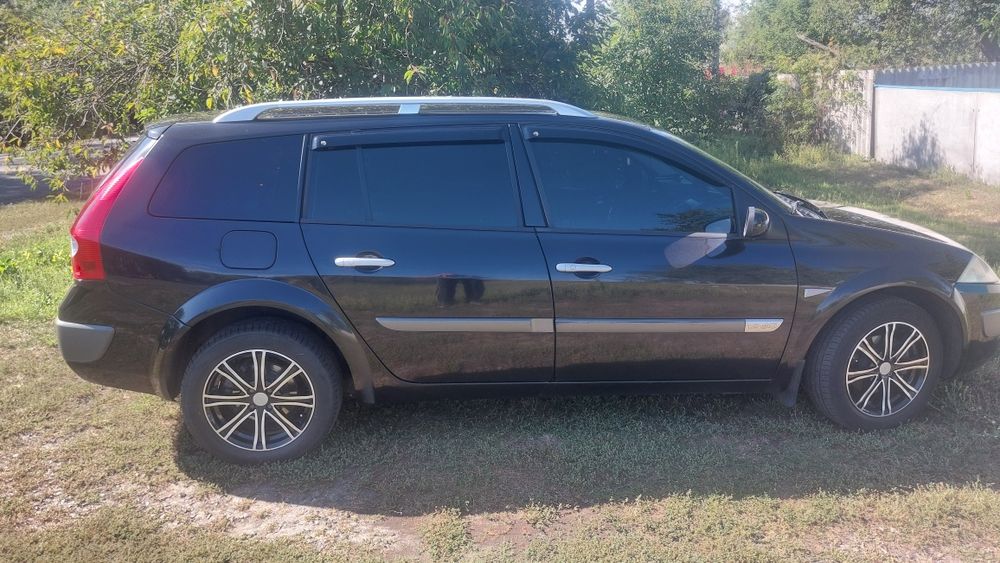АвтомобільРено меган2